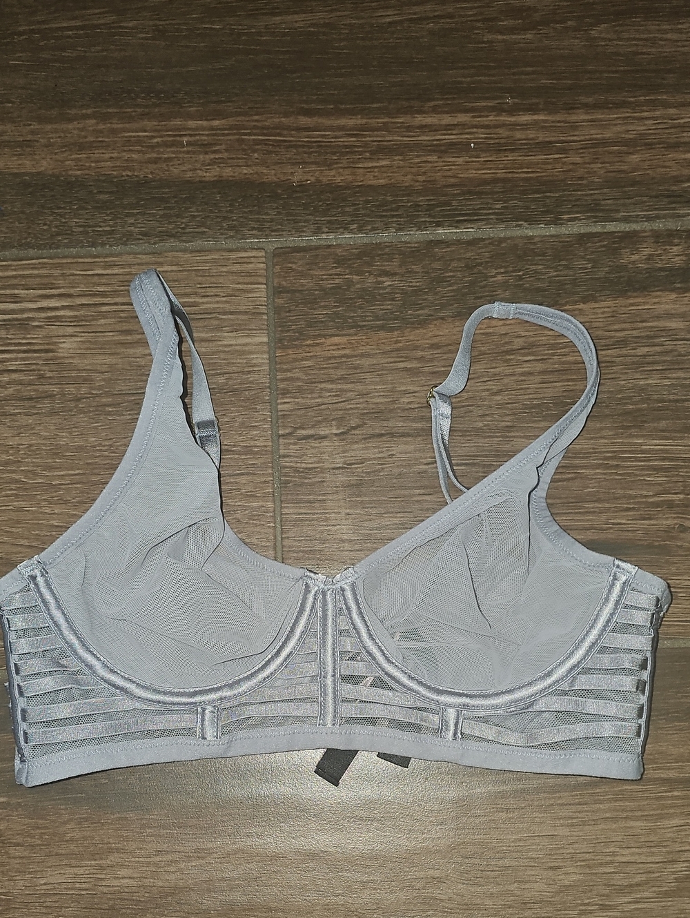 VICTORIA'S SECRET 42B UNLINED PLUNGE BRA